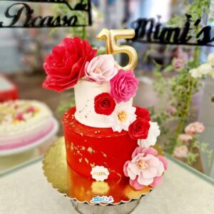 Tarta Cumpleaños Flores Roja 15 años