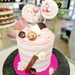 Tarta Cumpleaños Elegante con Ferrero y Oreo