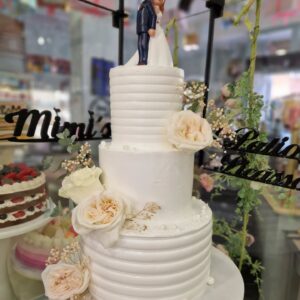 Tarta Boda Elegante con Flores Naturales