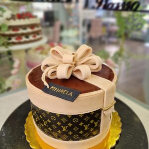 Tarta Elegante Cumpleaños Louis Vuitton