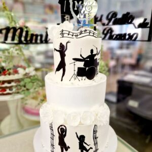 Tarta de Boda Elegante y Romántica: Amor en Siluetas