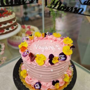 Tarta Cumpleaños Elegante Flores Reales Comestibles