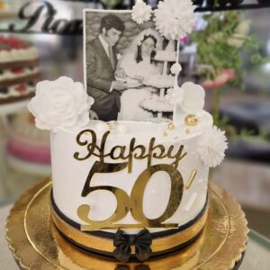 Tarta Elegante Flores Blancas Aniversario