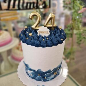 Tarta cumpleaños elegante con estrellas