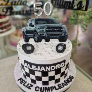 Tarta de Cumpleaños Coche Ford – Diseño automovilístico y sabor artesanal