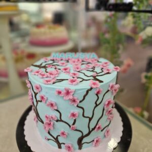 Tarta Elegante de Flores de Cerezo: delicadeza y belleza